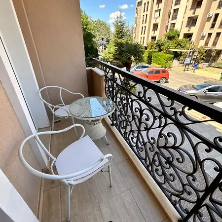 двухкомнатный в комплексе Dawn Park Deluxe Apartment *